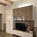 Tiny House In The Center Apartman *