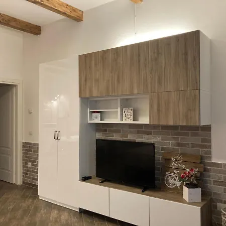 Tiny House In The Center Apartment *