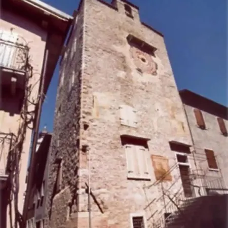 Tiny House In The Center Torri Del Benaco