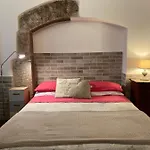 Апартаменты Tiny House In The Center