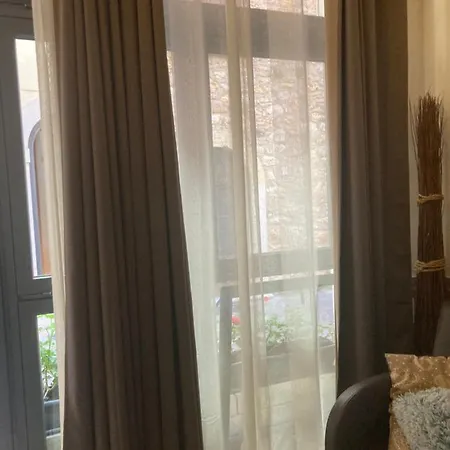 Tiny House In The Center * 托里德尔贝纳科