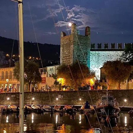 Tiny House In The Center Торри-дель-Бенако