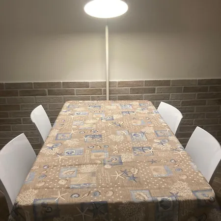 Tiny House In The Center Торри-дель-Бенако